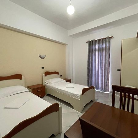 Hotel Latifi Gramsh Ngoại thất bức ảnh