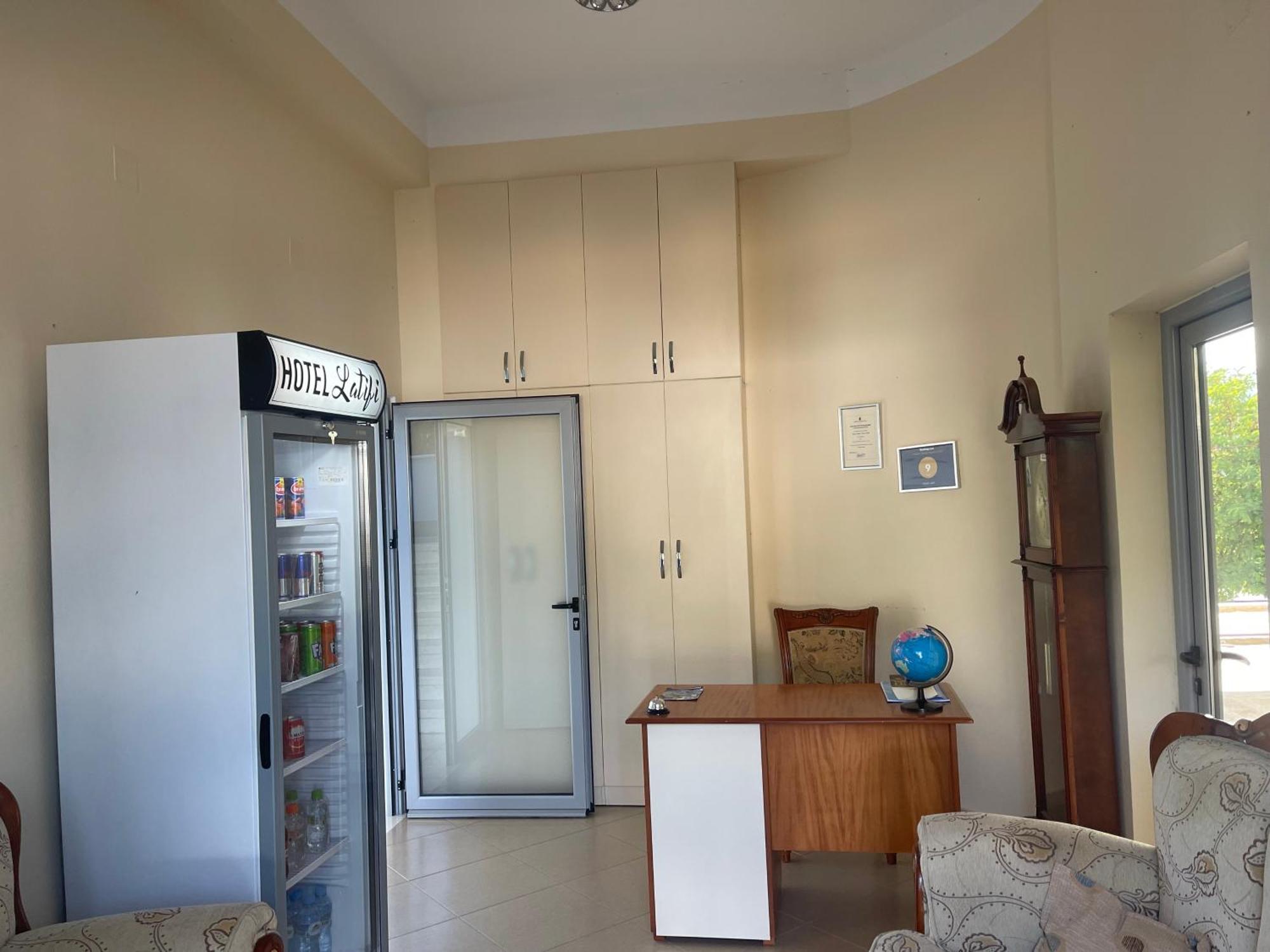 Hotel Latifi Gramsh Ngoại thất bức ảnh