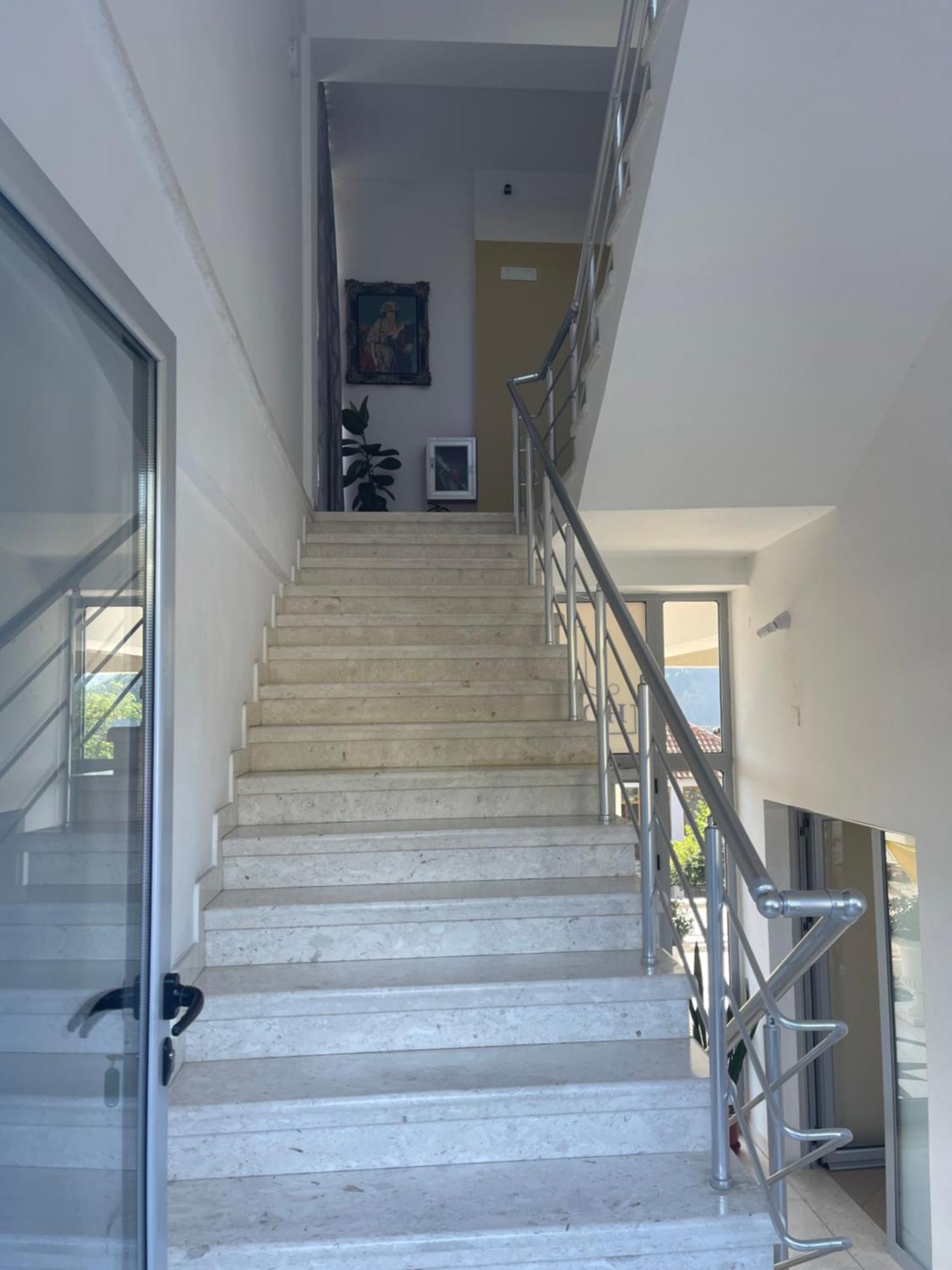 Hotel Latifi Gramsh Ngoại thất bức ảnh