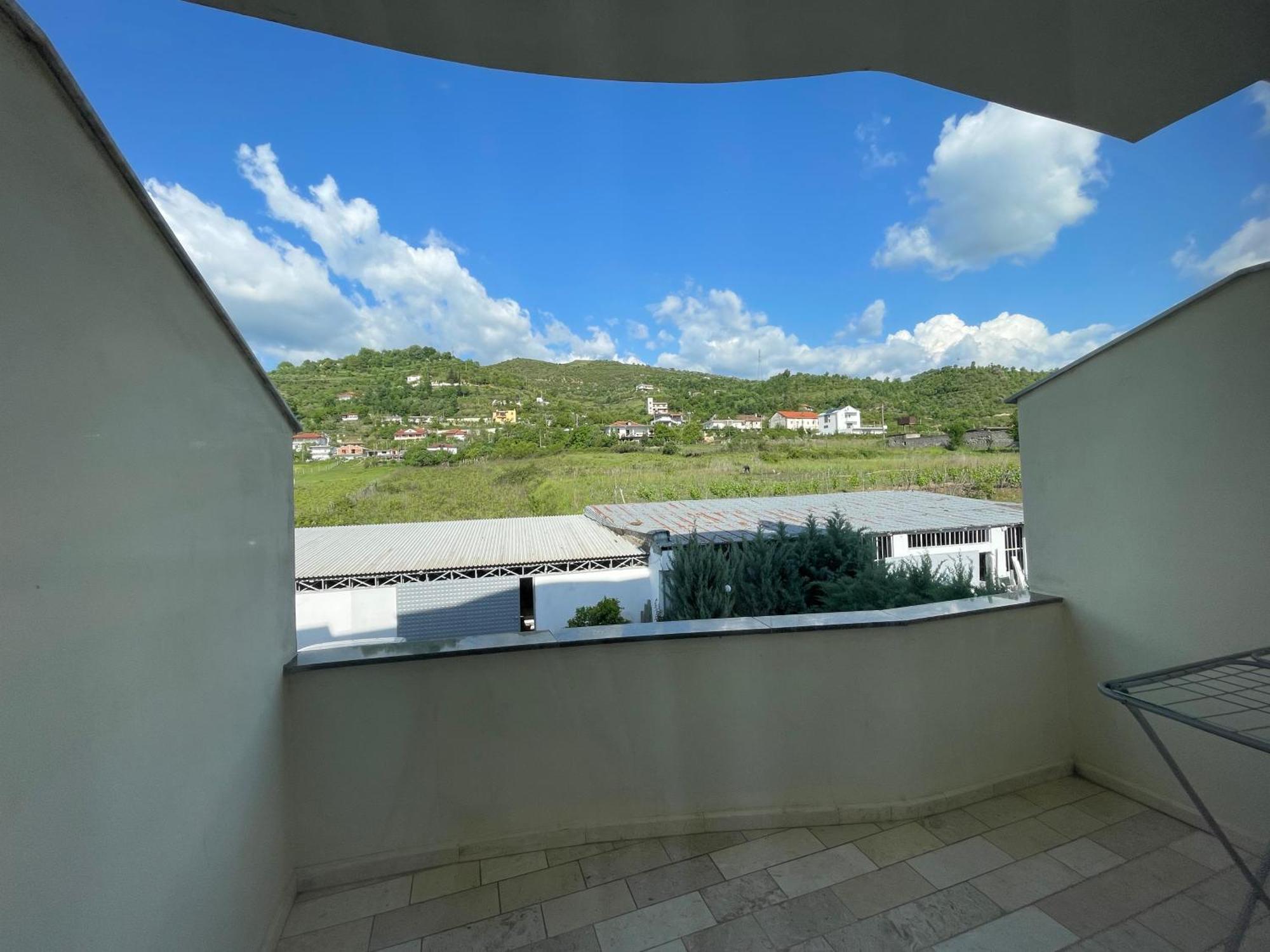 Hotel Latifi Gramsh Ngoại thất bức ảnh