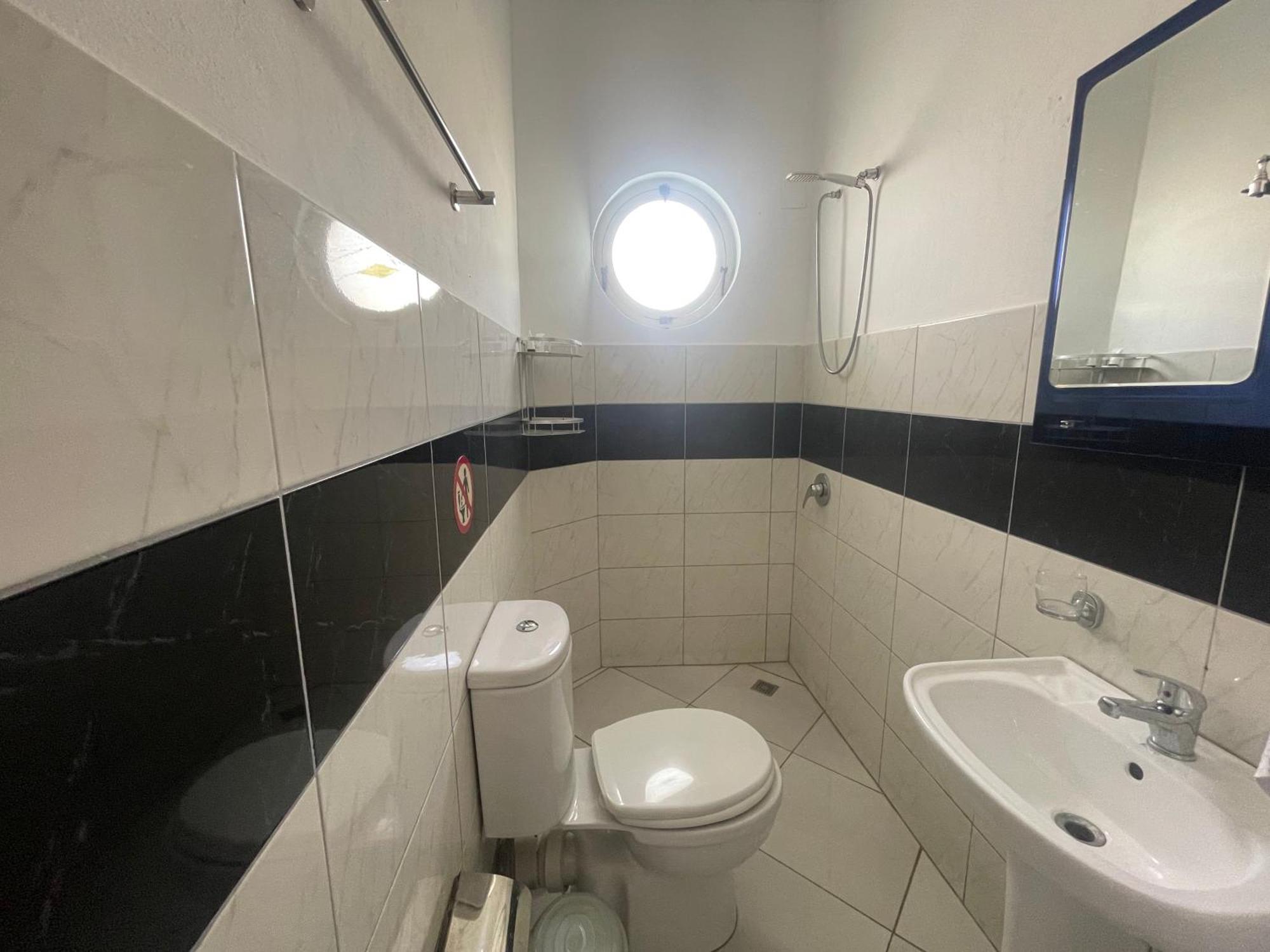 Hotel Latifi Gramsh Ngoại thất bức ảnh