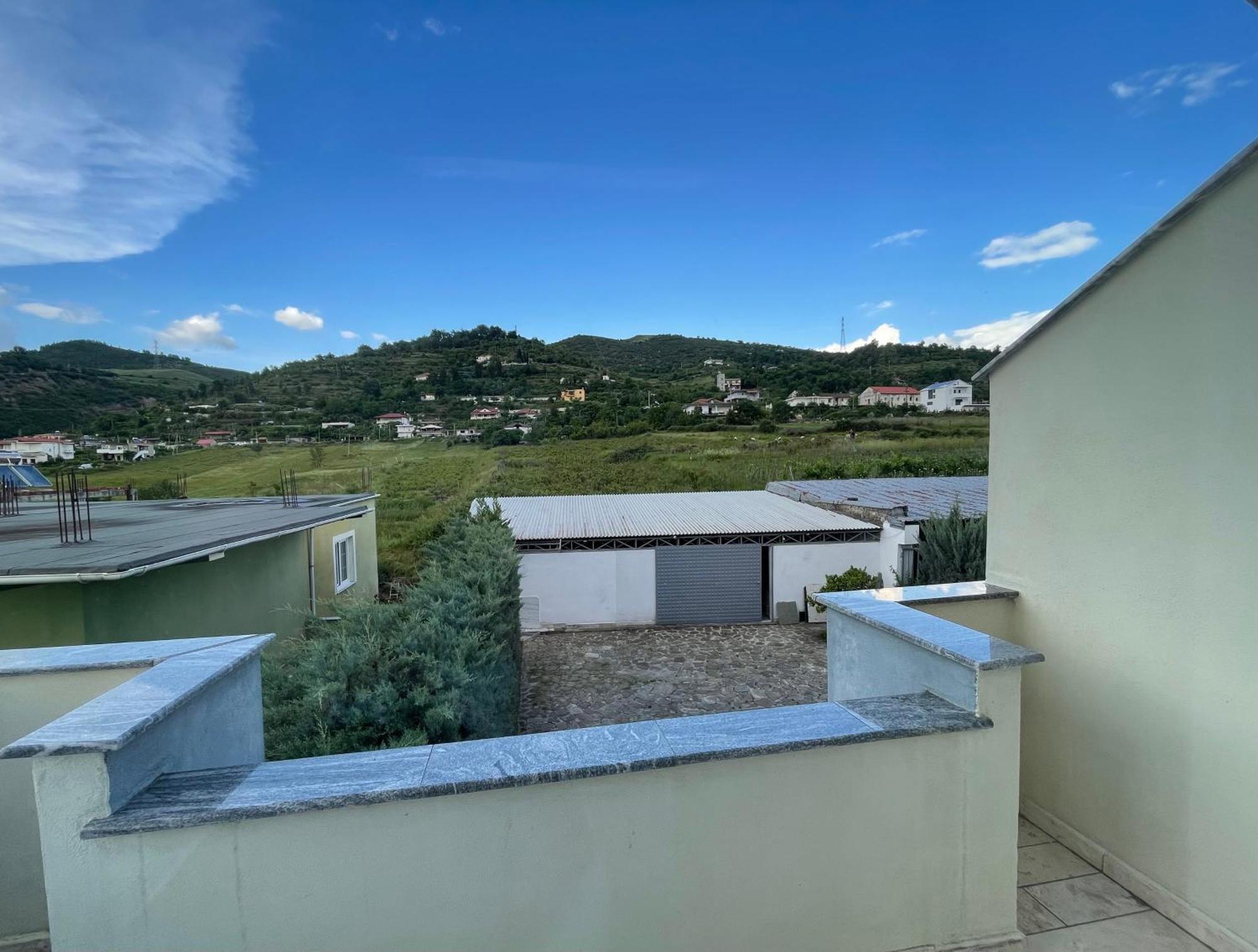 Hotel Latifi Gramsh Ngoại thất bức ảnh