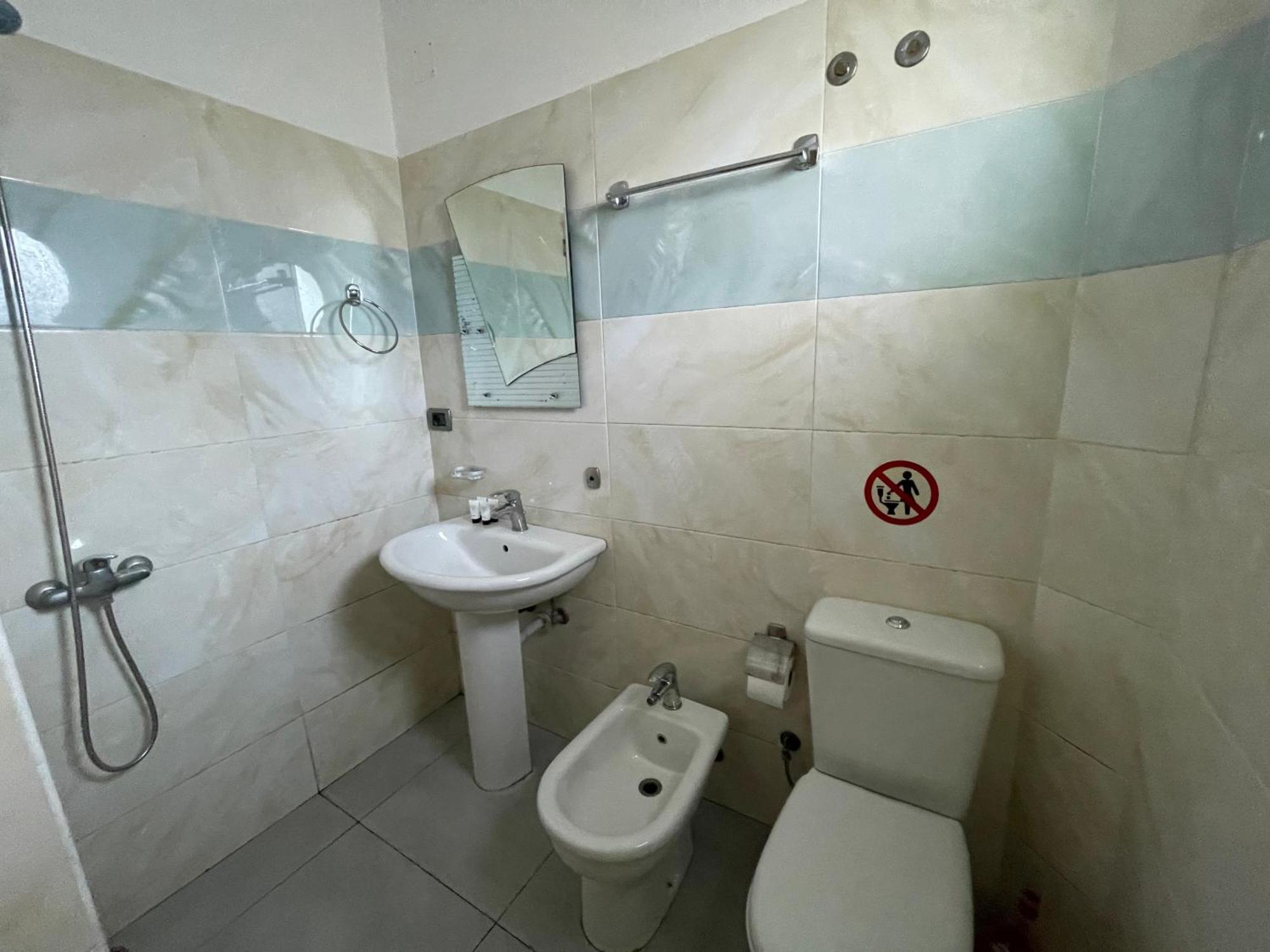 Hotel Latifi Gramsh Ngoại thất bức ảnh