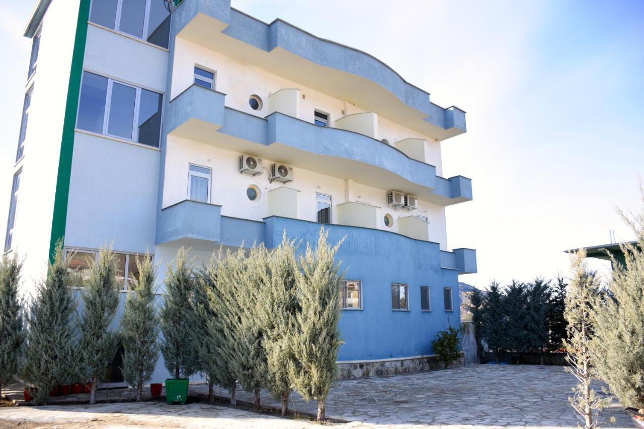 Hotel Latifi Gramsh Ngoại thất bức ảnh